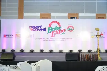 BAKE EXPO floor moment